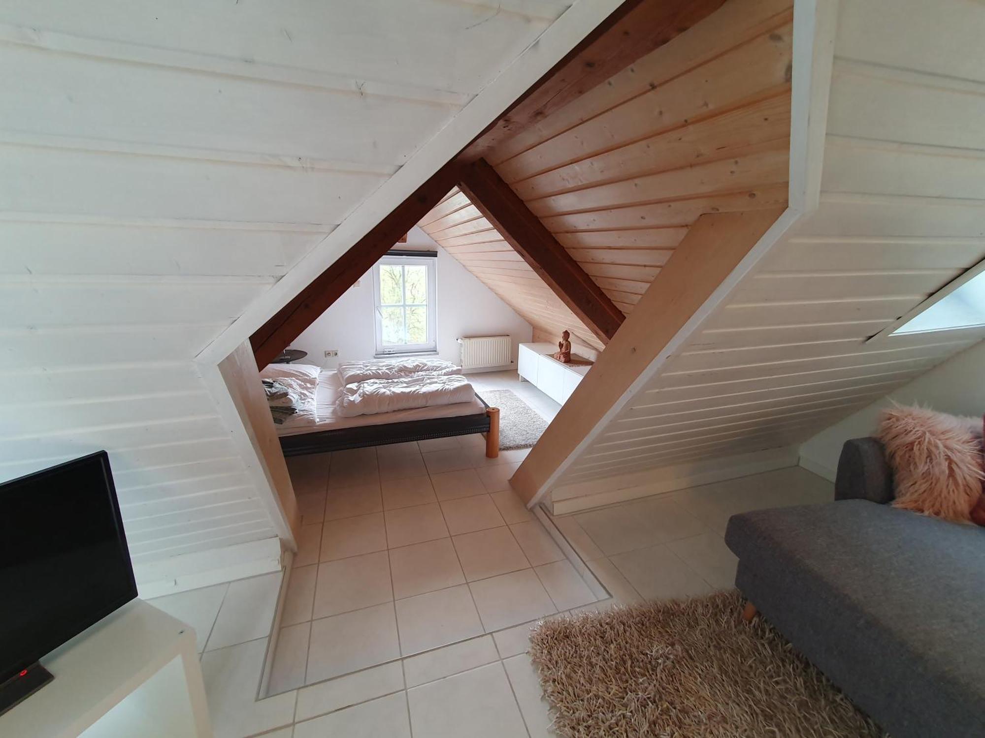 Zentrale Dachwohnung In Sha *